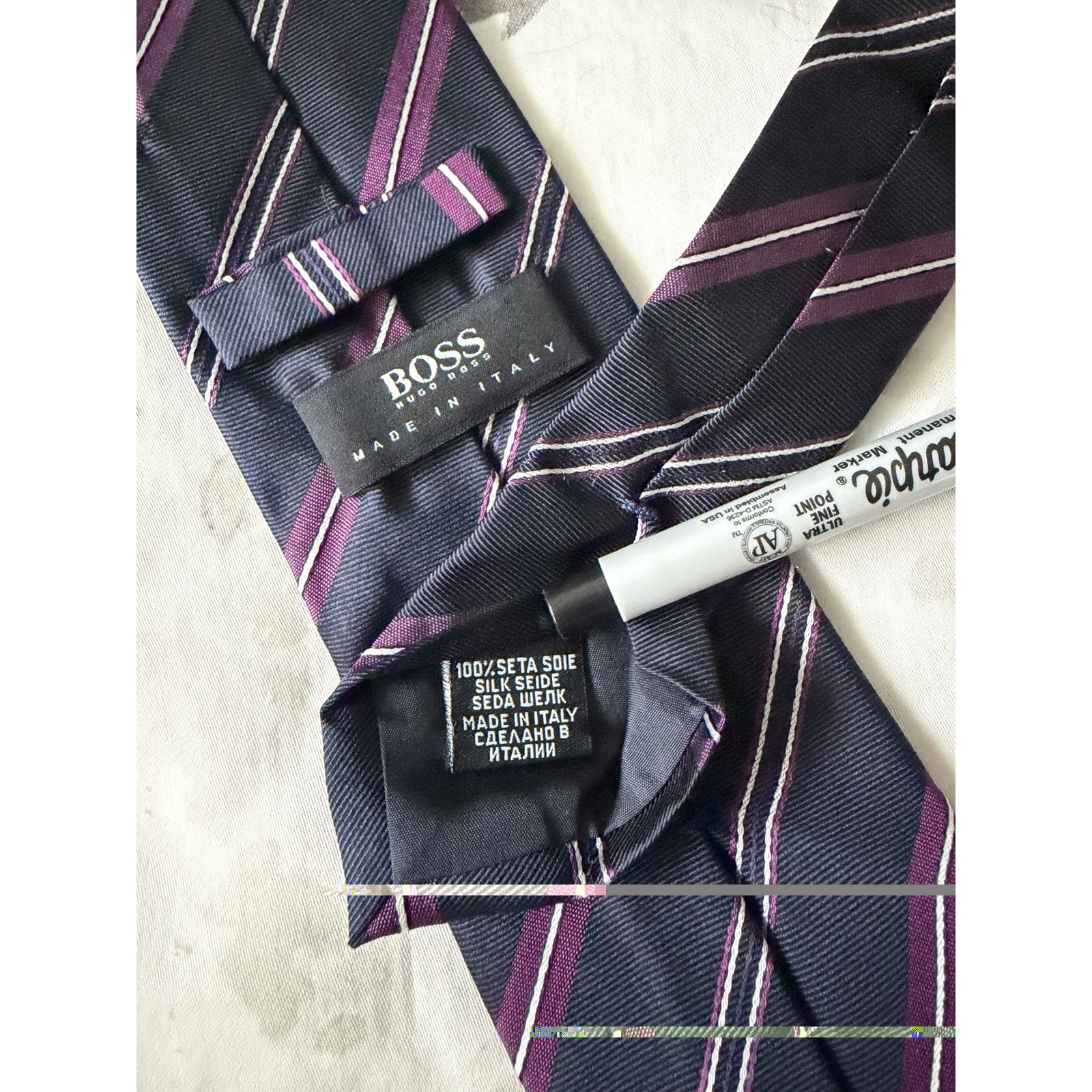 Boss Hugo Boss Purple Magenta Stripes Regimental Repp 100% Silk Tie Made Italy